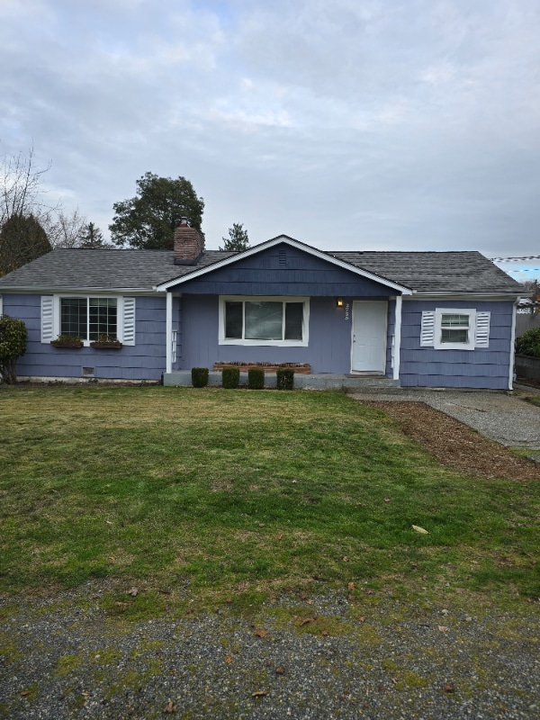 2739 Locust Ave W in University Place, WA - Foto de edificio - Building Photo