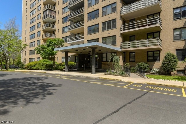 10 Huron Ave-Unit -14C in Jersey City, NJ - Building Photo - Building Photo