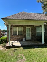 409 Links View Dr in Bonaire, GA - Building Photo - Building Photo