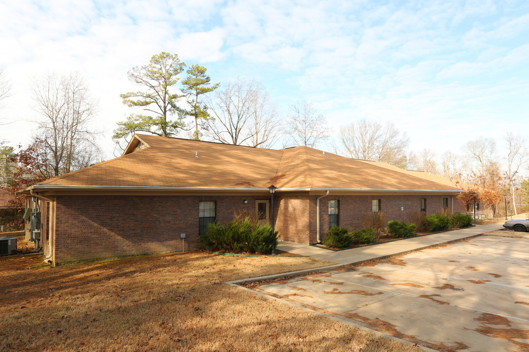 Osmunden Court in Alexander, AR - Building Photo