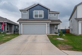 5802 Rolling Gln in San Antonio, TX - Building Photo - Building Photo