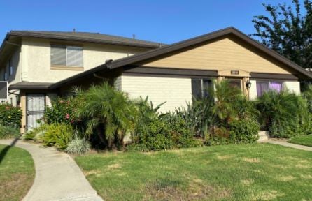 property at 2014 Avenida Placida