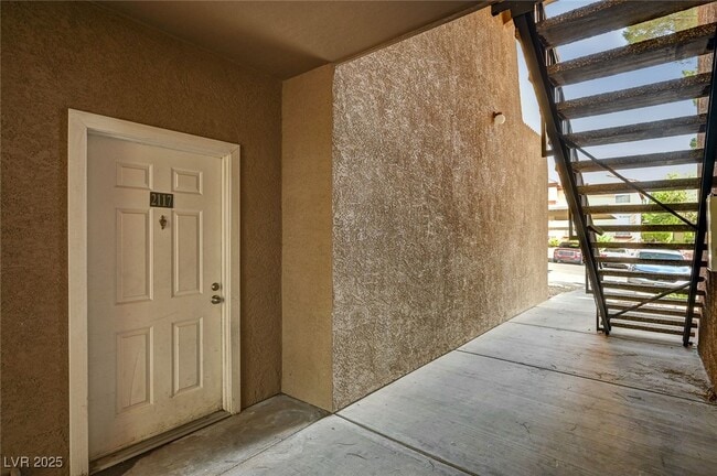 231 W Horizon Ridge Pkwy in Henderson, NV - Building Photo - Building Photo