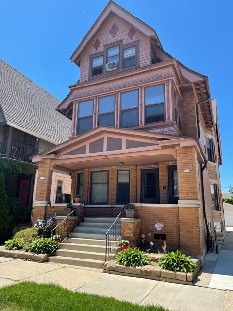 1513 N Astor St, Unit #1513 in Milwaukee, WI - Foto de edificio