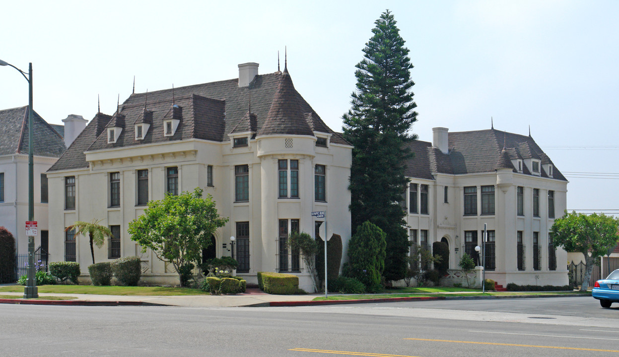 6430 W Olympic Blvd in Los Angeles, CA - Building Photo