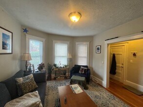 15 Belmont Sq, Unit 1 in Somerville, MA - Building Photo - Building Photo