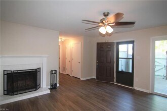 1761 Ocean Bay Dr in Virginia Beach, VA - Foto de edificio - Building Photo