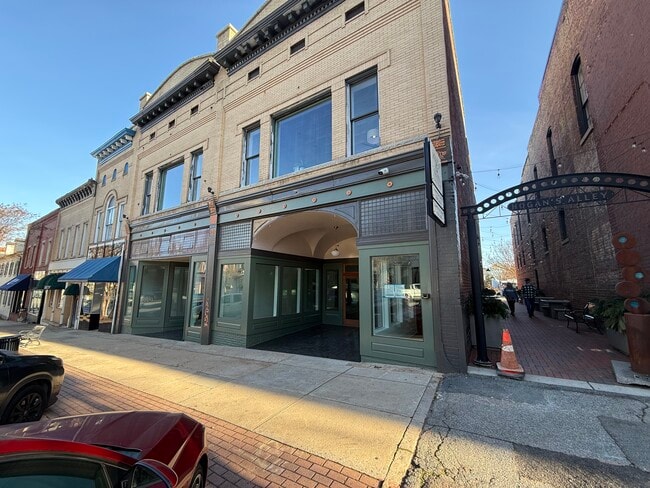 121 N Main St, Unit 201