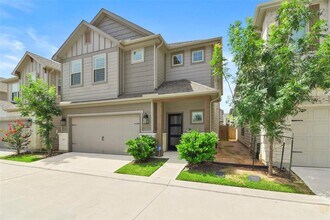 4033 Starbright St in Houston, TX - Building Photo - Building Photo