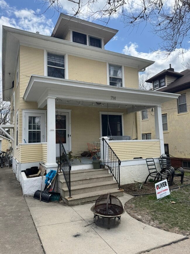 property at 714 N Van Buren St