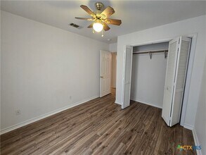 109 Quail Run Dr in San Marcos, TX - Foto de edificio - Building Photo