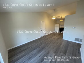 1231 Creve Coeur Crossing Ln in Chesterfield, MO - Building Photo - Building Photo
