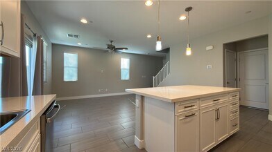 335 Cadence Vista Dr in Henderson, NV - Building Photo - Building Photo