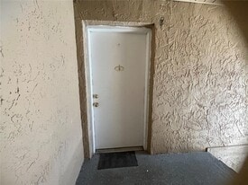 9909 Sweepstakes Ln, Unit GE in Orlando, FL - Building Photo