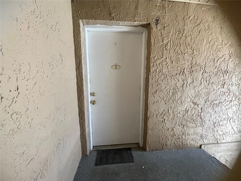 9909 Sweepstakes Ln, Unit GE in Orlando, FL - Building Photo