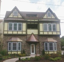 23 W Shore Trl, Unit Apt #3 in Sparta, NJ - Building Photo