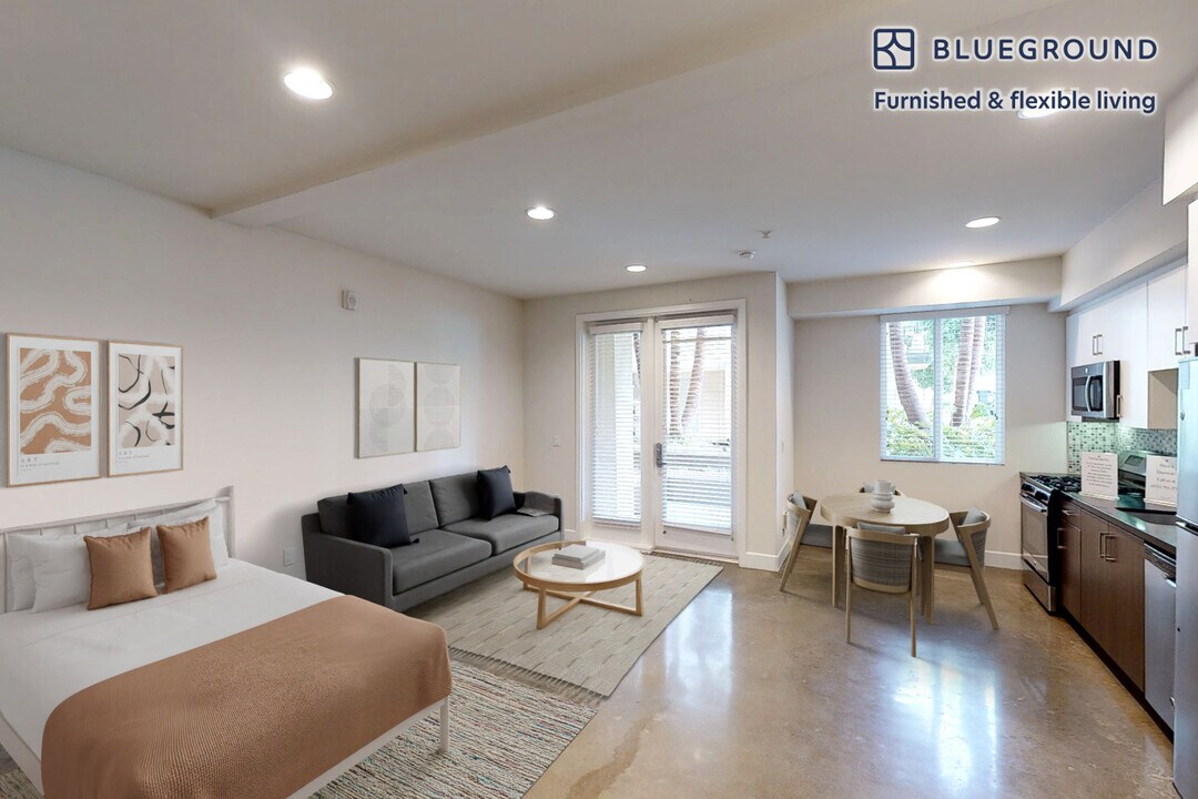 7400 Center Ave, Unit FL3-ID5442A in Huntington Beach, CA - Foto de edificio