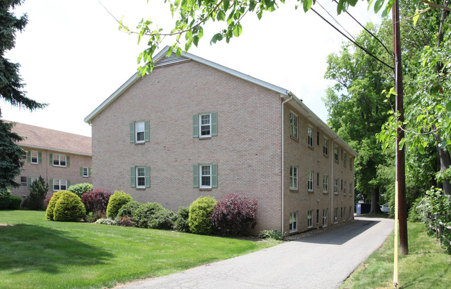 Winfield Apartments in Bridgeville, PA - Building Photo - Building Photo