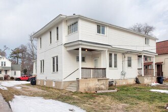 140-142 E 15th St in Holland, MI - Building Photo - Building Photo