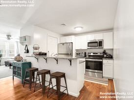 165 W 6th St, Unit A Apartamentos