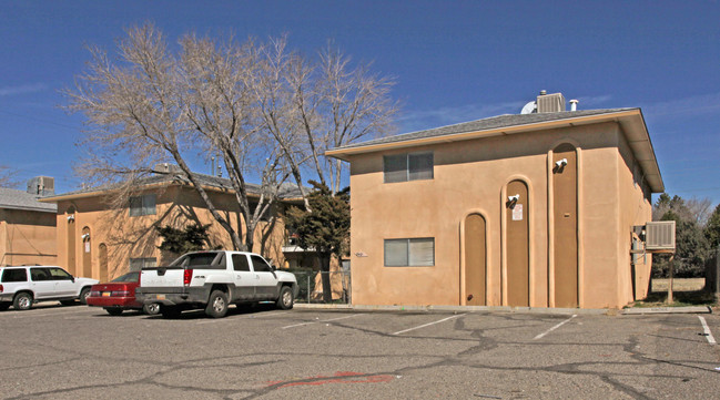 8323-8401 Trumbull Ave SE in Albuquerque, NM - Building Photo - Building Photo