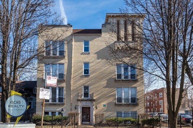 property at 4901 N Christiana Ave