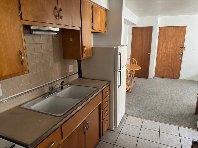 105 E John St in Champaign, IL - Building Photo - Building Photo