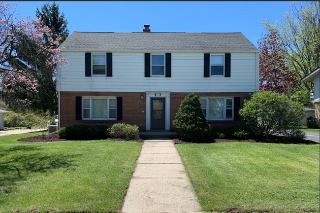 property at 223 W Decorah Rd