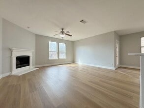 1020 Cheyenne Dr in Aubrey, TX - Building Photo - Building Photo