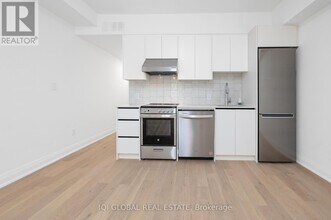 475 Ossington Ave in Toronto, ON - Building Photo - Building Photo