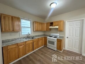 532 Livingston St in Elizabeth, NJ - Building Photo - Building Photo