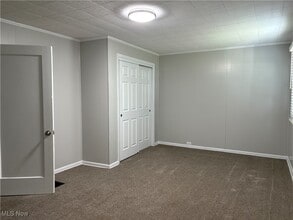 1631 E High Ave in New Philadelphia, OH - Building Photo - Building Photo