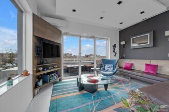 21-70 31st St in Queens, NY - Building Photo - Building Photo