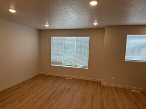 1166 Clifton in North Salt Lake, UT - Building Photo - Building Photo