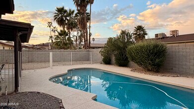 4844 E Sunrise Dr in Phoenix, AZ - Building Photo - Building Photo