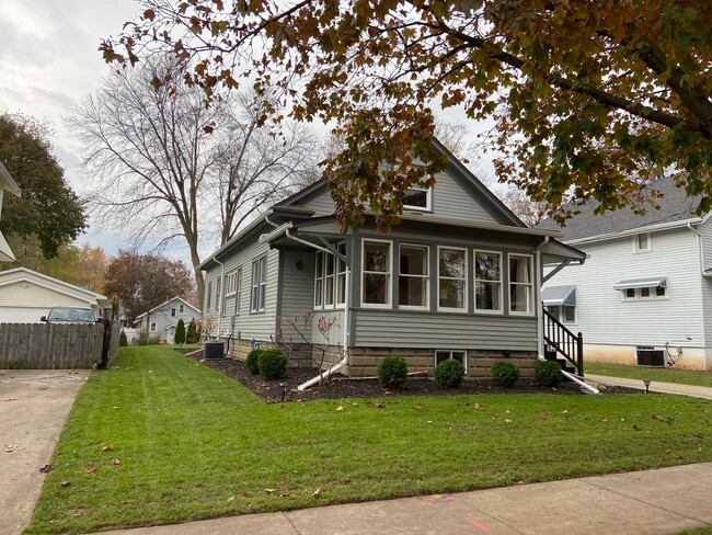 property at 717 S Fairview St