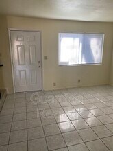 4312 Lynnann in Las Vegas, NV - Building Photo - Building Photo