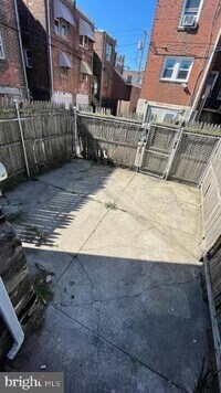 2094 Carver St photo'