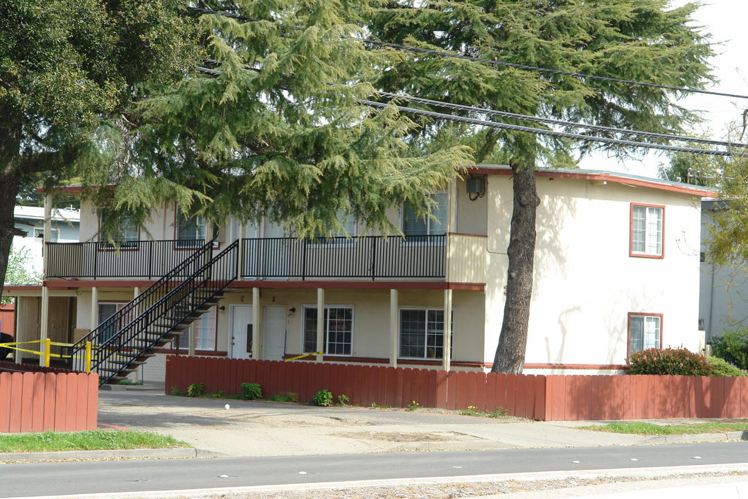 37266 Cherry St in Newark, CA - Building Photo