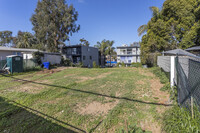 220 Montecito Way in San Diego, CA - Building Photo - Building Photo