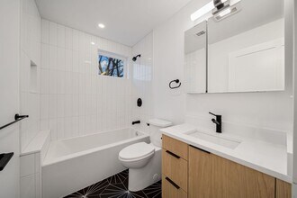 9-9 Wenham St in Boston, MA - Building Photo - Building Photo