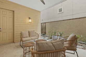 5515 Venice St in Houston, TX - Building Photo - Building Photo