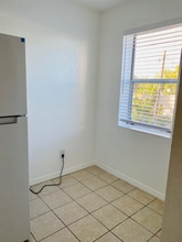 630 Brevard Ave in Cocoa, FL - Foto de edificio - Building Photo