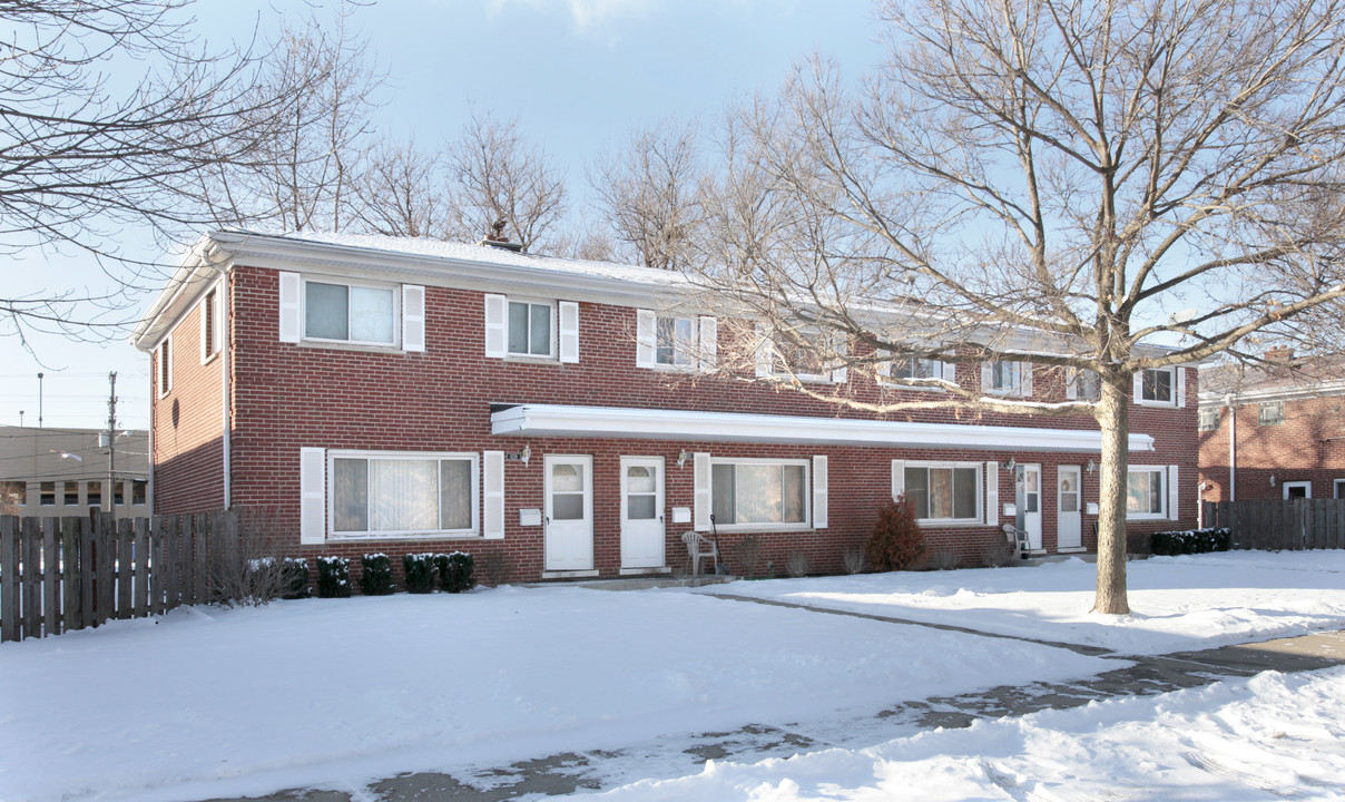 1128-1134 N Boxwood Dr in Mount Prospect, IL - Building Photo