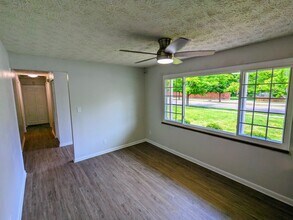 1118 Lincoln Park Blvd in Kettering, OH - Foto de edificio - Building Photo