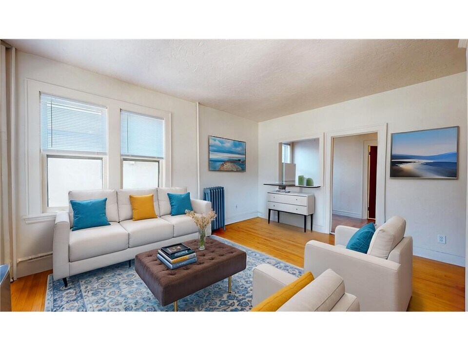 1917 Emerson Ave S in Minneapolis, MN - Building Photo