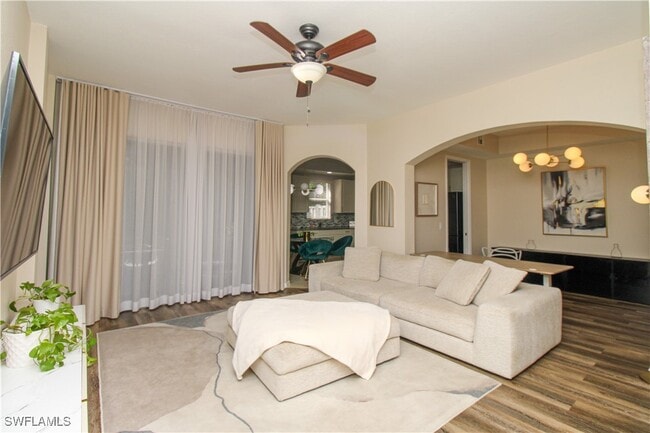 property at 1355 Mariposa Cir