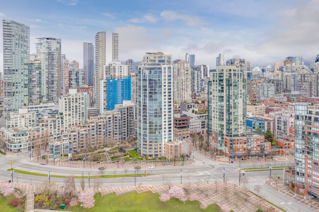 Governor's Tower in Vancouver, BC - Building Photo - Building Photo