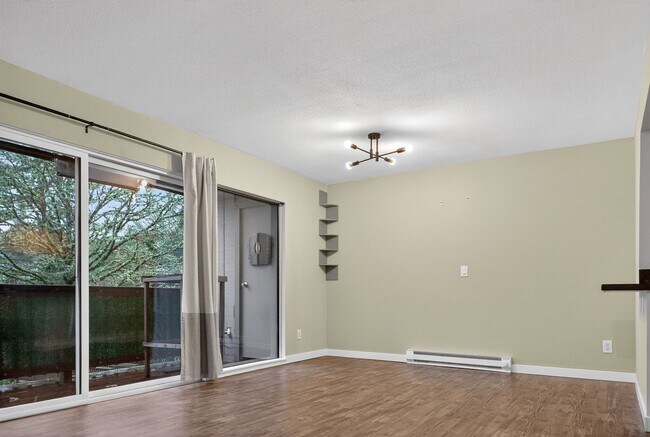 7726 SW Barnes Rd in Portland, OR - Building Photo - Building Photo