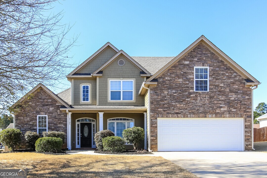 9105 Alden Dr in Locust Grove, GA - Building Photo